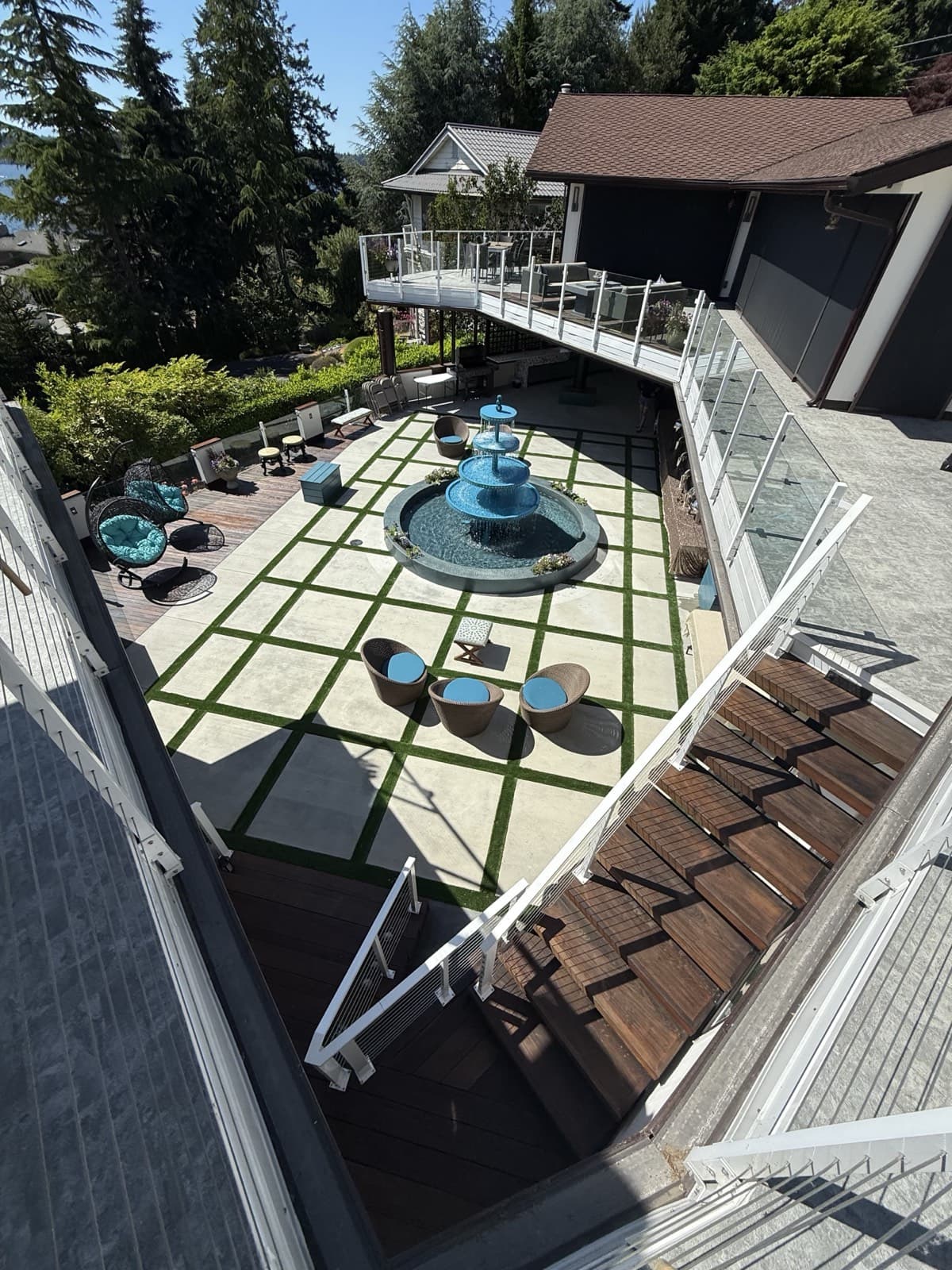 Patio with fountain surround